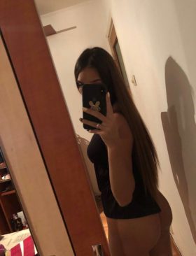 cam de salope AROA Selena